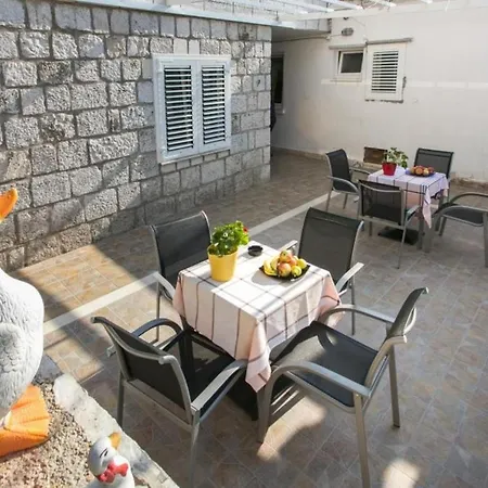 Apartman Kusalo- Basic Triple With Patio *